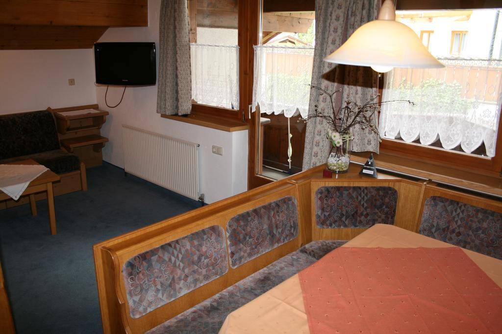 Bed and Breakfast Haus Oberland St. Anton am Arlberg Zimmer foto