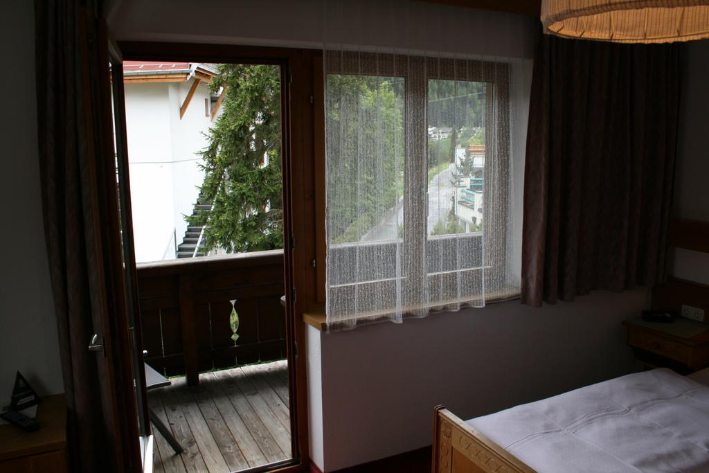 Bed and Breakfast Haus Oberland St. Anton am Arlberg Exterior foto